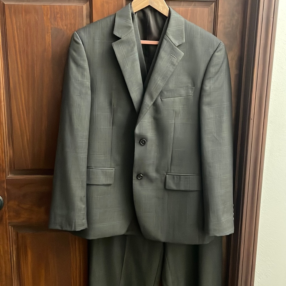 Michael Kors 3 piece suit Dark Grey 38S Jacket 34x30 pants adjustable vest. EUC